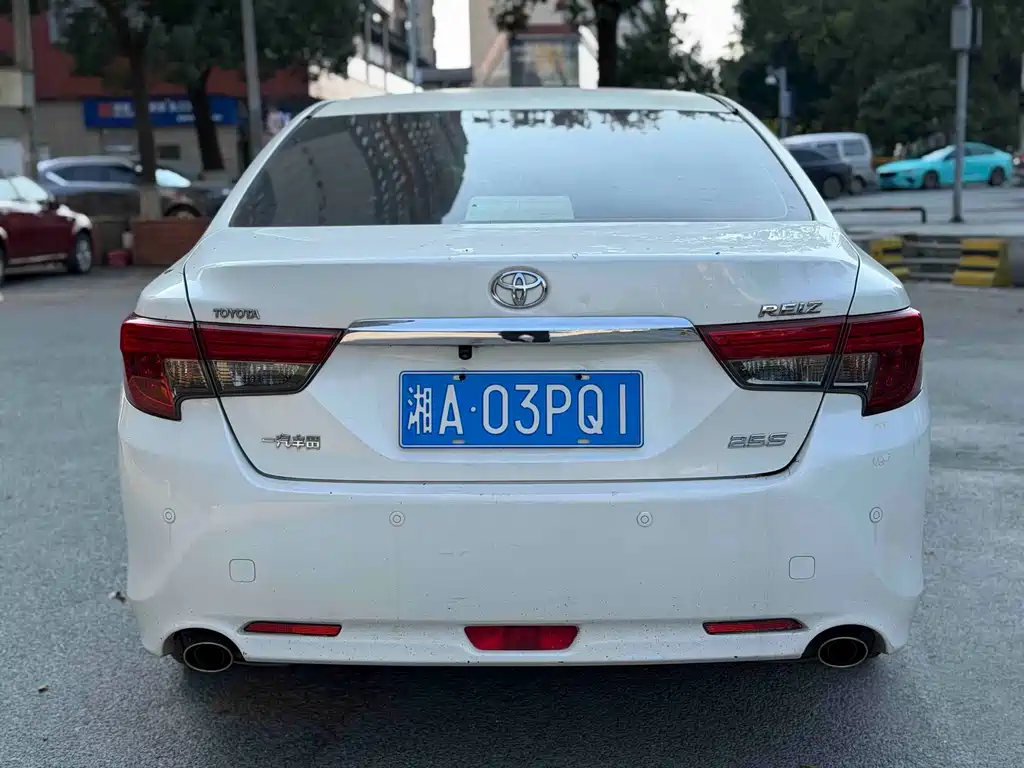 Toyota Reiz — миниатюра 4