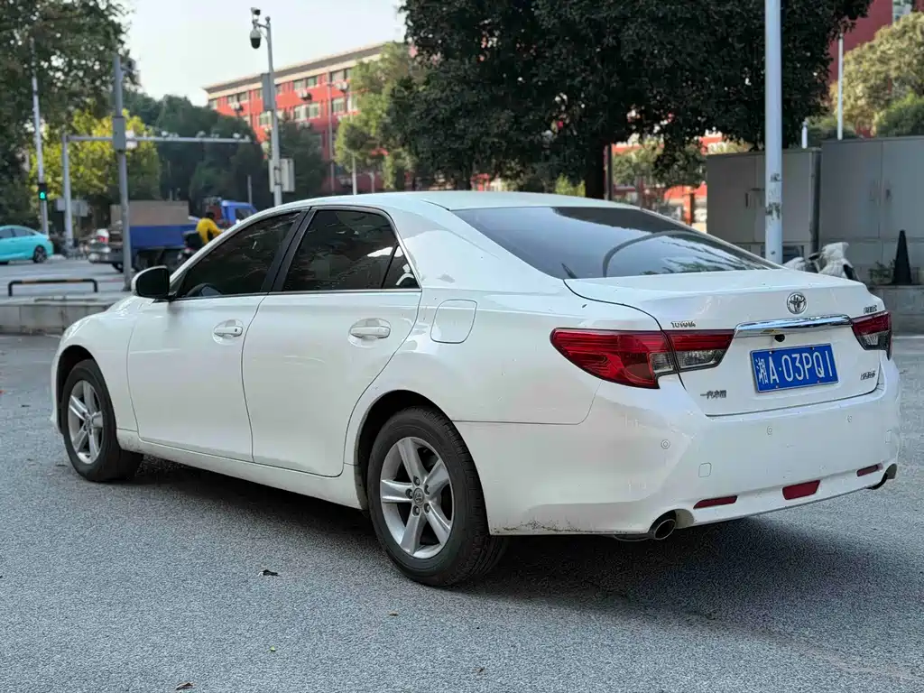 Toyota Reiz — миниатюра 5