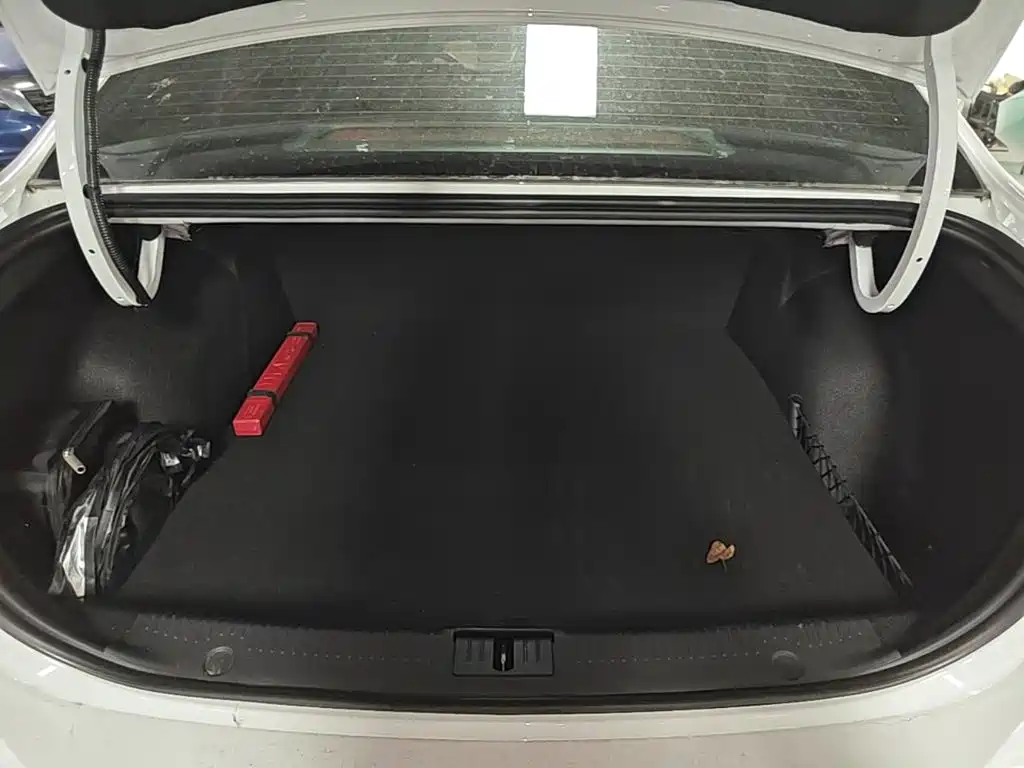 Roewe i6 MAX New Energy — миниатюра 19