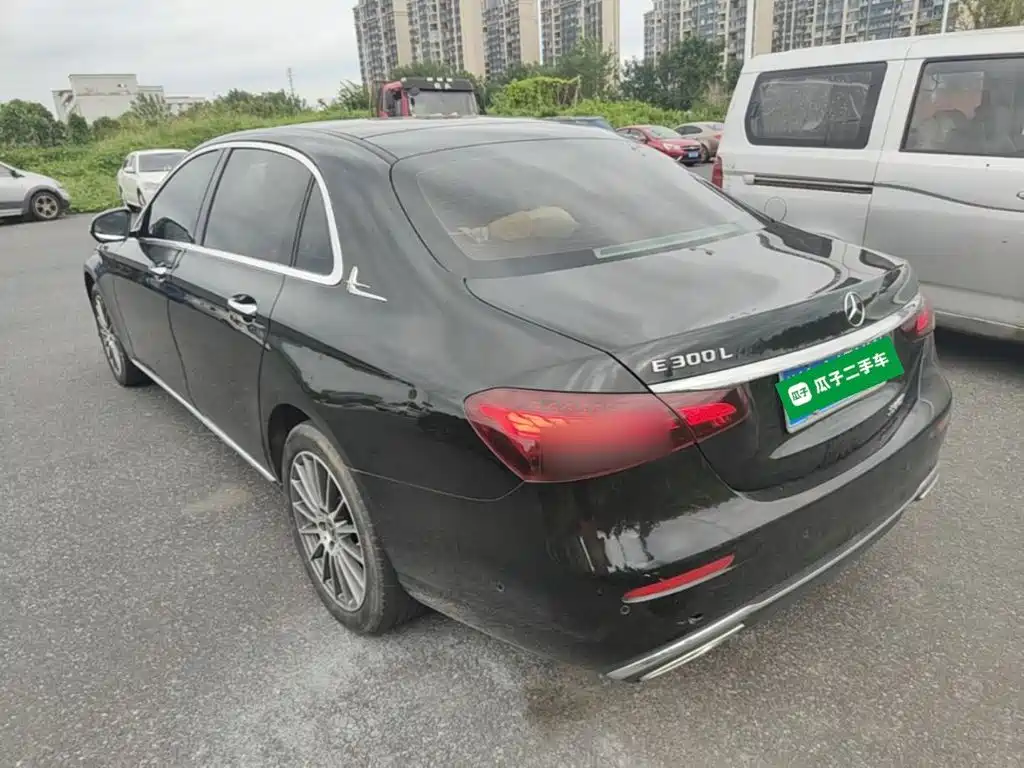 Mercedes-Benz E-Class — миниатюра 5