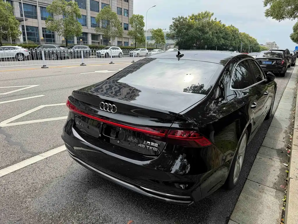 Audi A7L — миниатюра 2