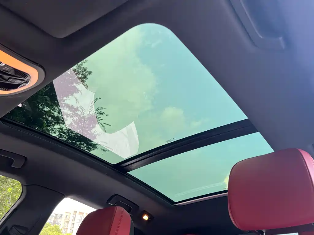 Porsche Macan — миниатюра 7