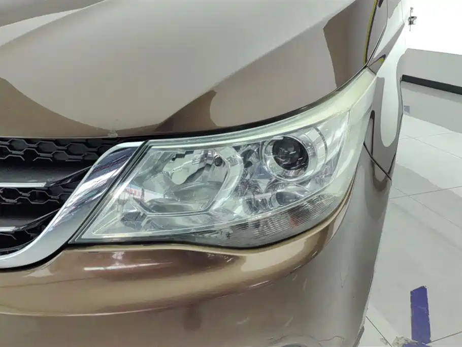 Baojun 730 2016 1.5L MT 7 мест
