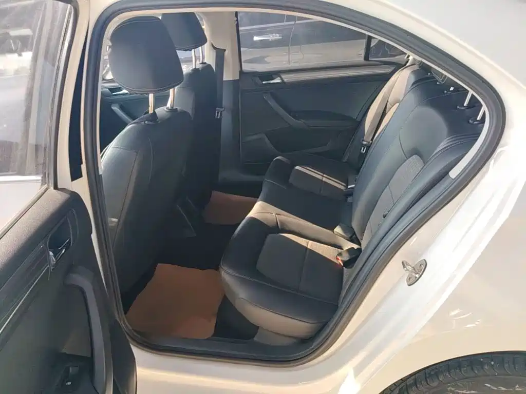 Volkswagen Santana — миниатюра 17
