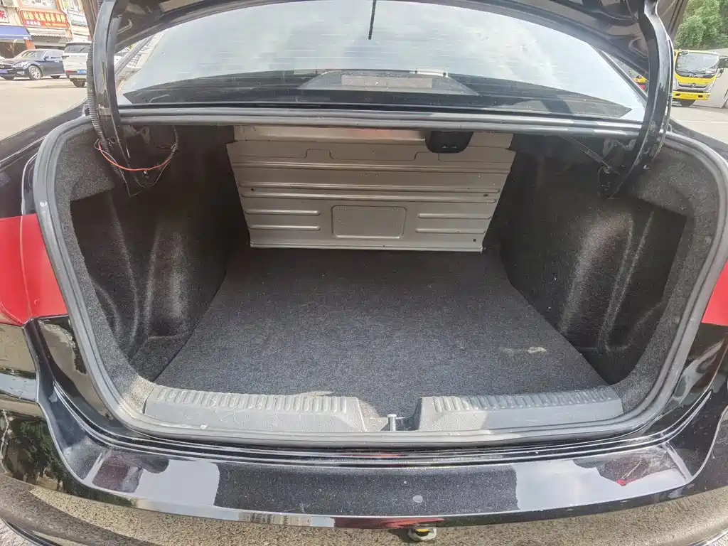 Volkswagen Santana — миниатюра 14