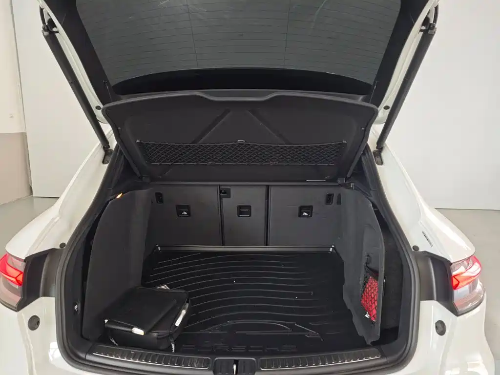 Porsche Macan — миниатюра 19