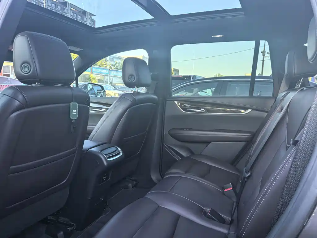 Cadillac XT6 — миниатюра 12