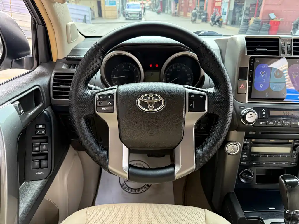 Toyota Land Cruiser Prado 2010 2.7L AT Standard