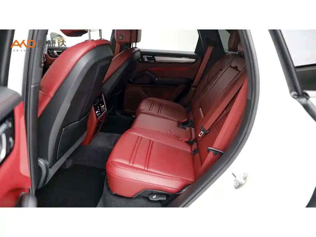 Porsche Cayenne — миниатюра 7