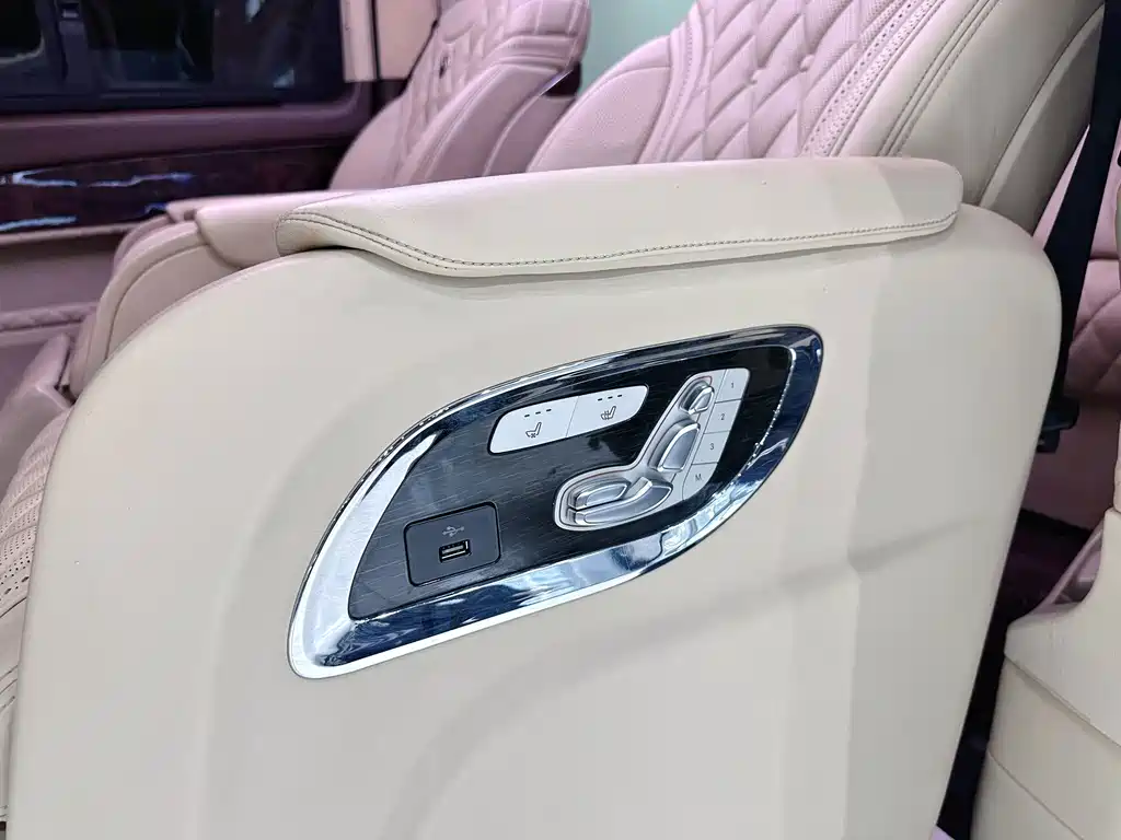 Mercedes-Benz V-Class (Import) — миниатюра 15