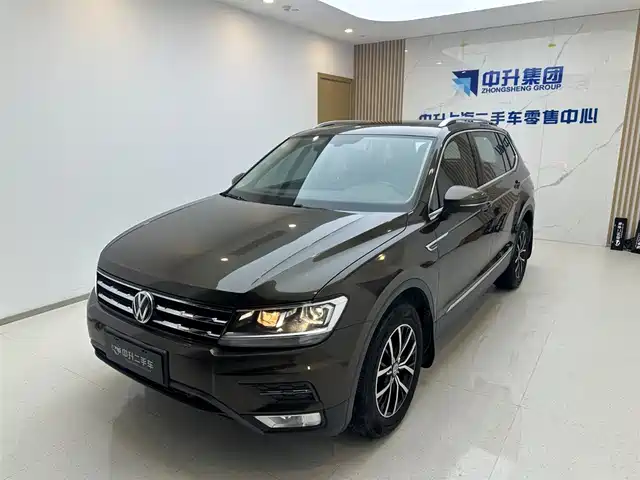 VOLKSWAGEN TIGUAN L 2017