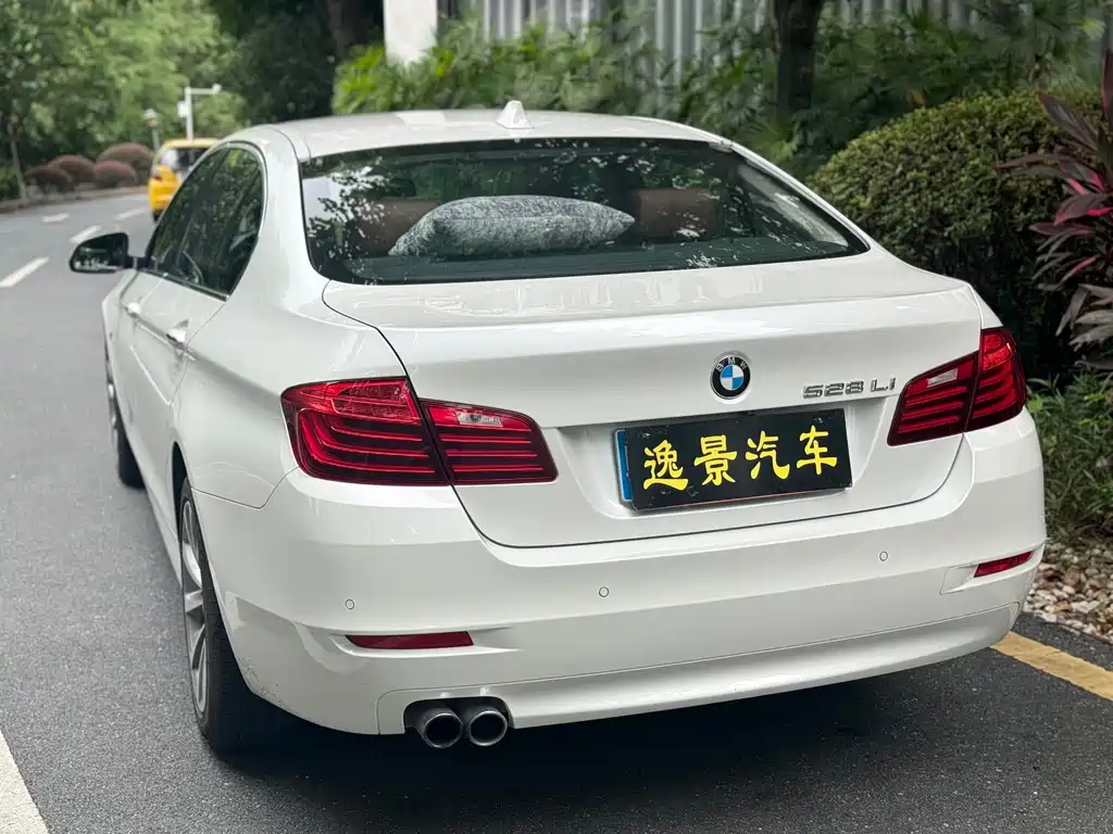 BMW 5 Series — миниатюра 19