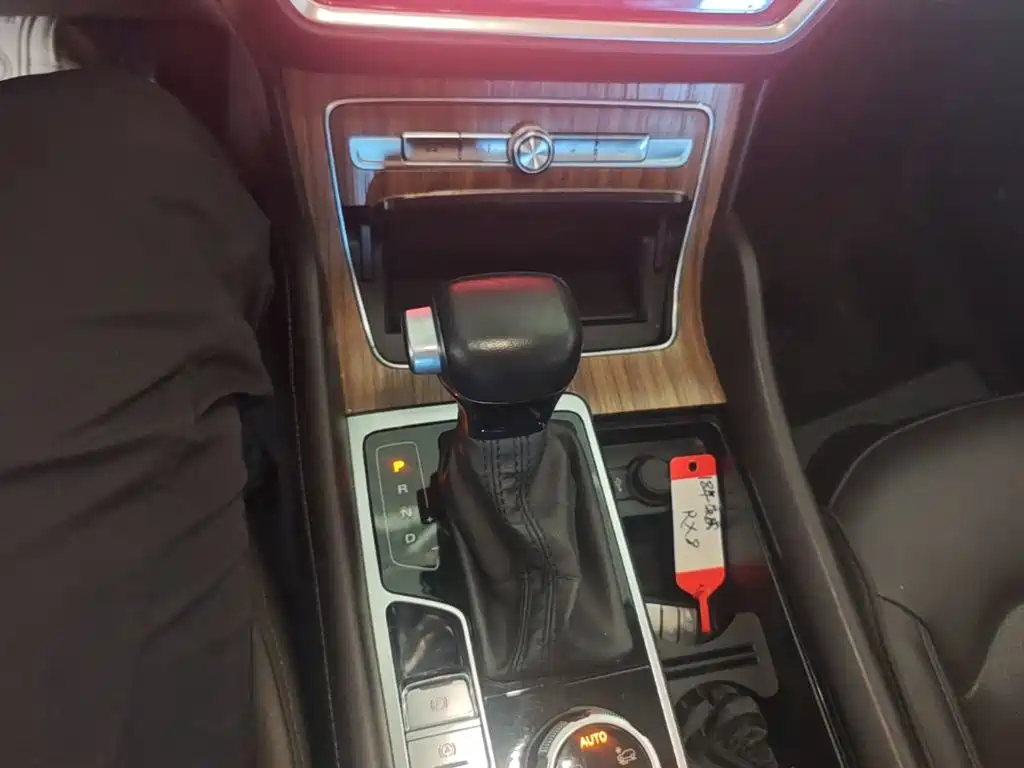 Roewe RX8 — миниатюра 14