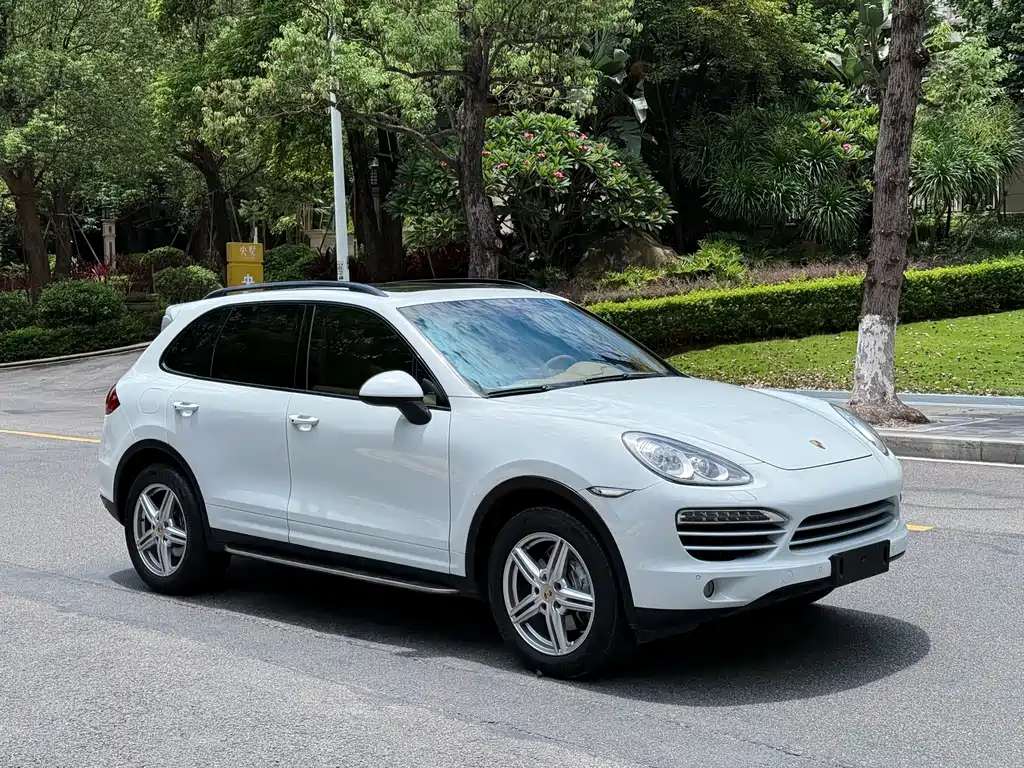 Porsche Cayenne — миниатюра 3