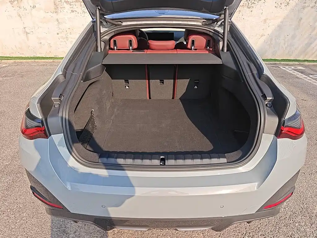 BMW i4 — миниатюра 11