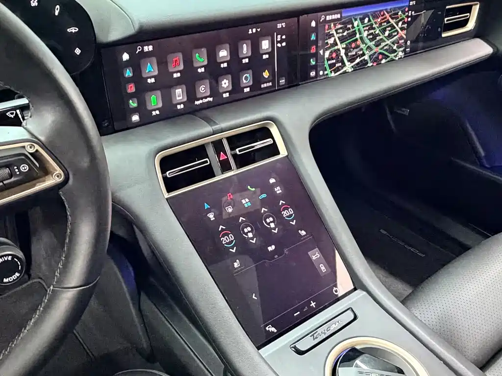 Porsche Taycan — миниатюра 7