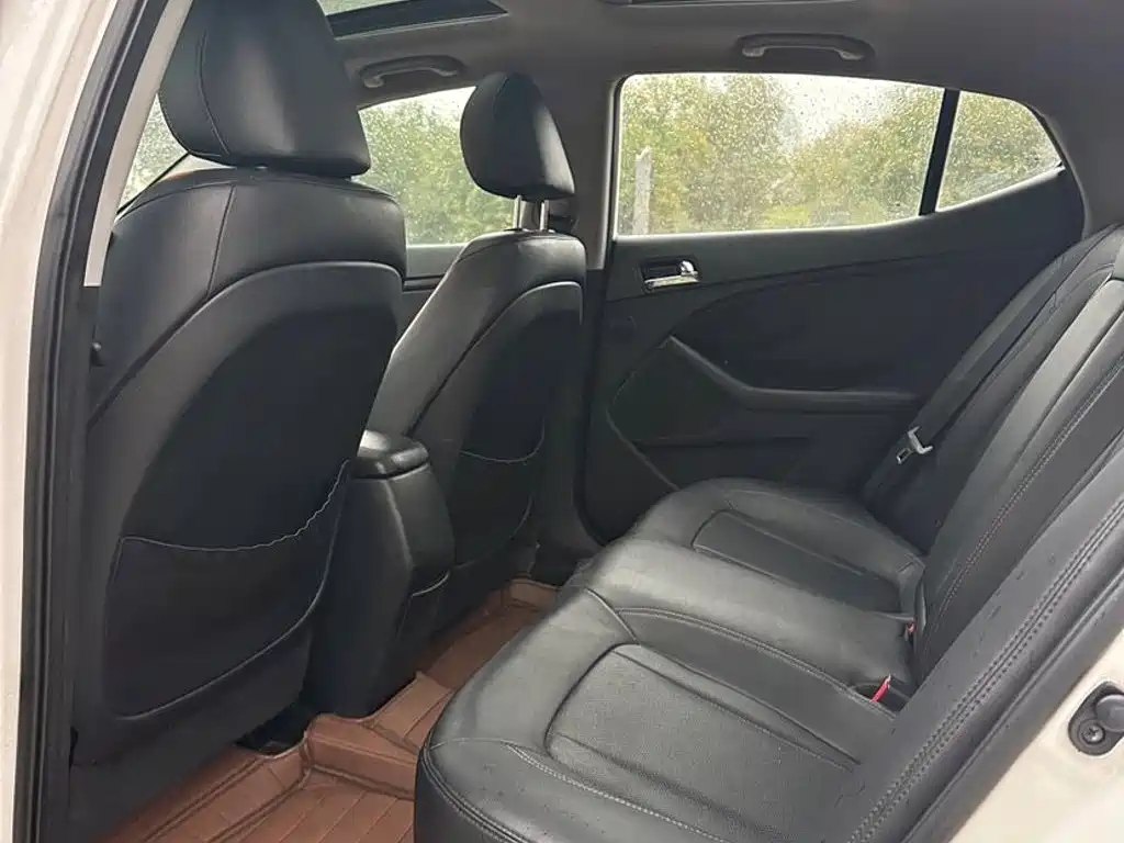 Kia K5 — миниатюра 7