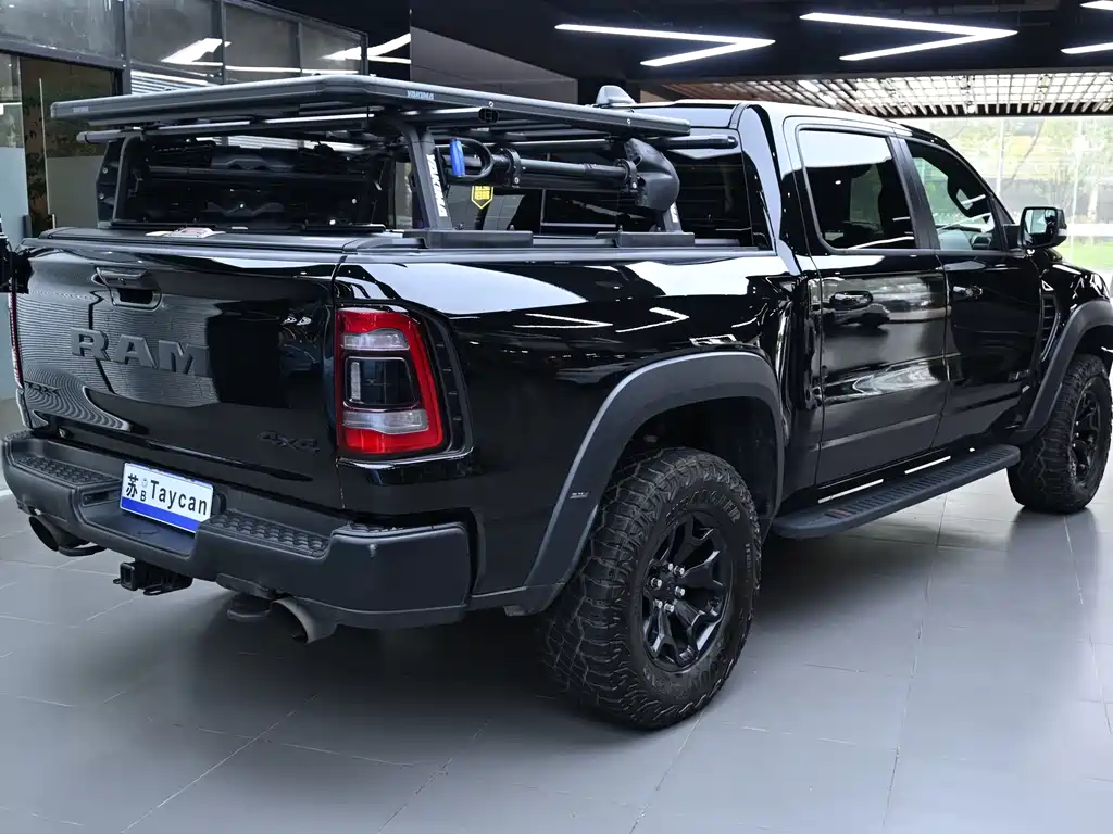 Ram Trucks 2023 6.2T AT