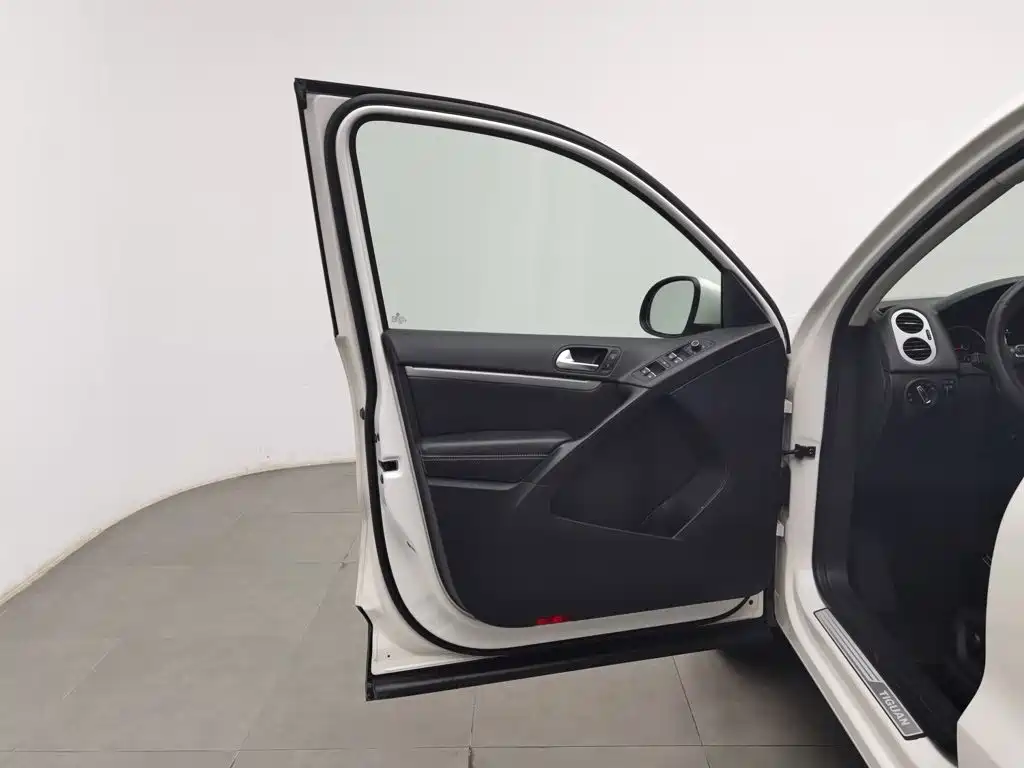 Volkswagen Tiguan — миниатюра 8
