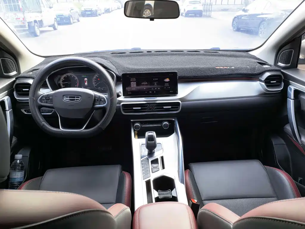 Geely Binyue — миниатюра 10