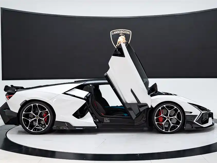 Lamborghini Revuelto 2023 6.5L PHEV Standard