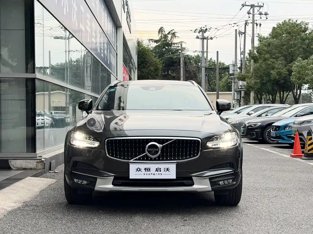 Volvo V90 — миниатюра 2