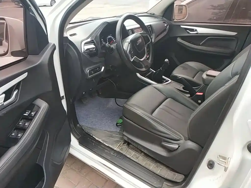 Isuzu RE-MAX Ruimai — миниатюра 16