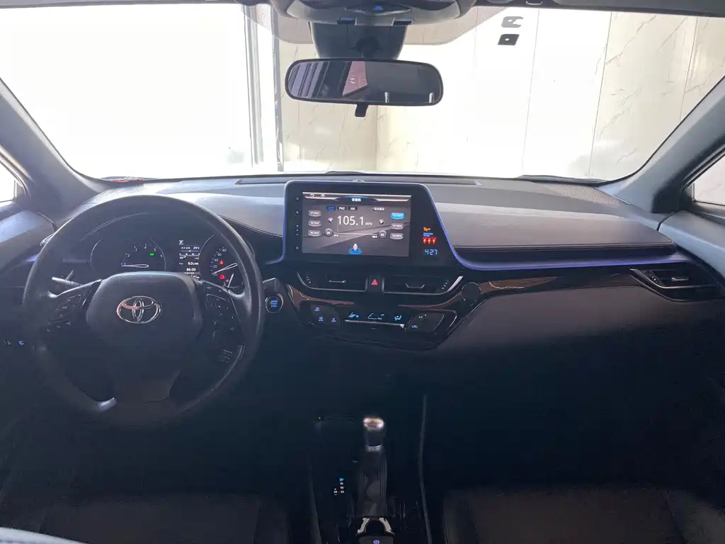 Toyota C-HR — миниатюра 13