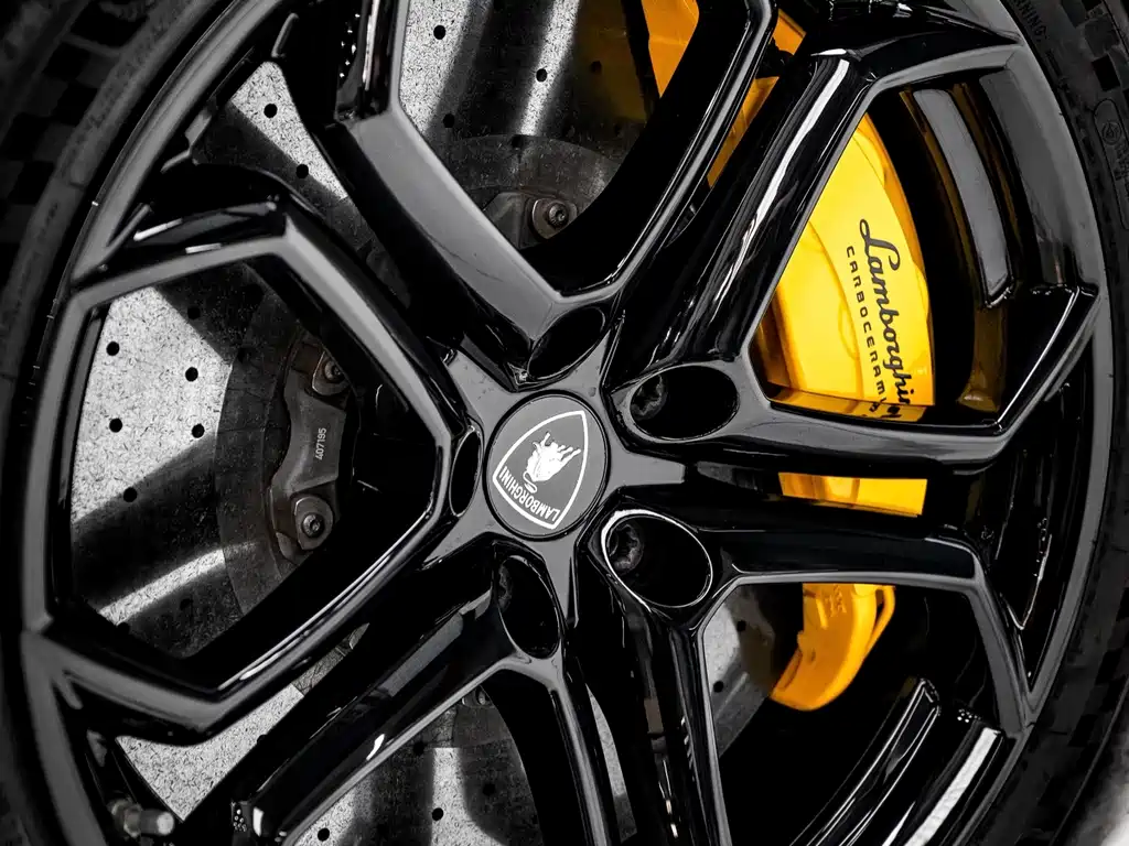 Lamborghini Aventador — миниатюра 8