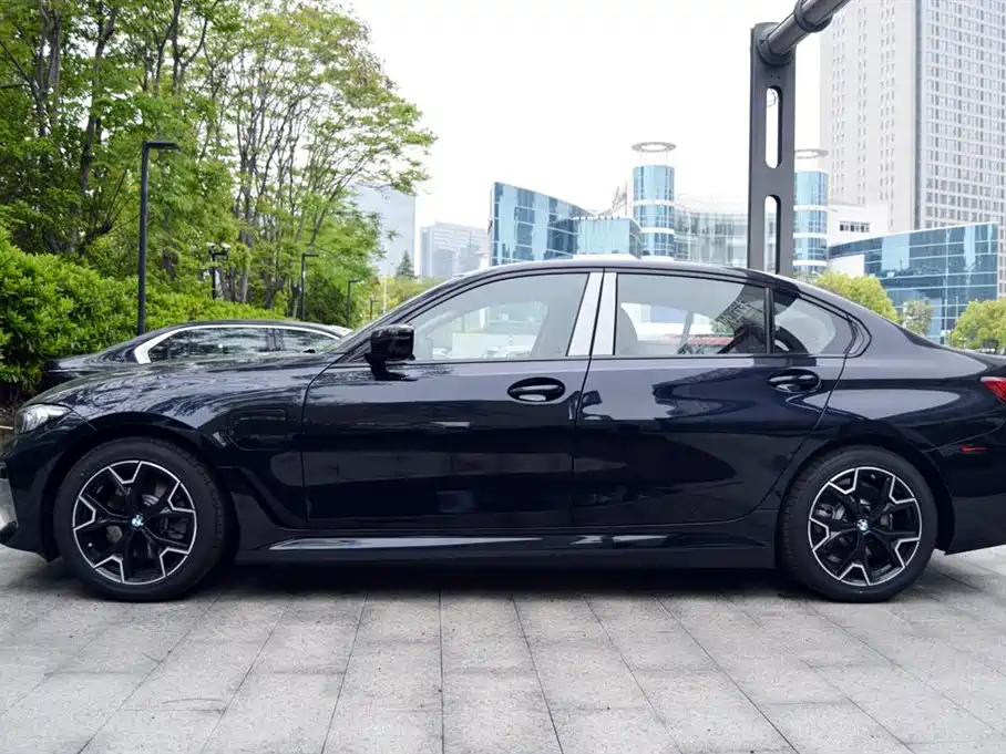 BMW i3 2025 eDrive 40 L