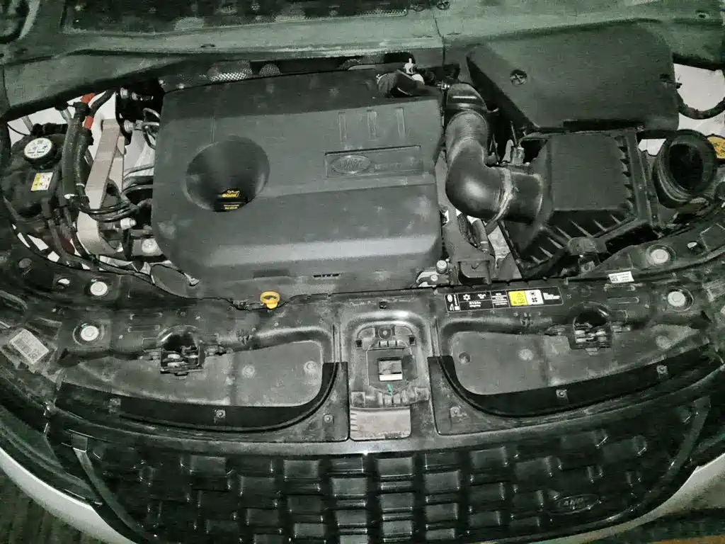 Land Rover Evoque PHEV — миниатюра 16