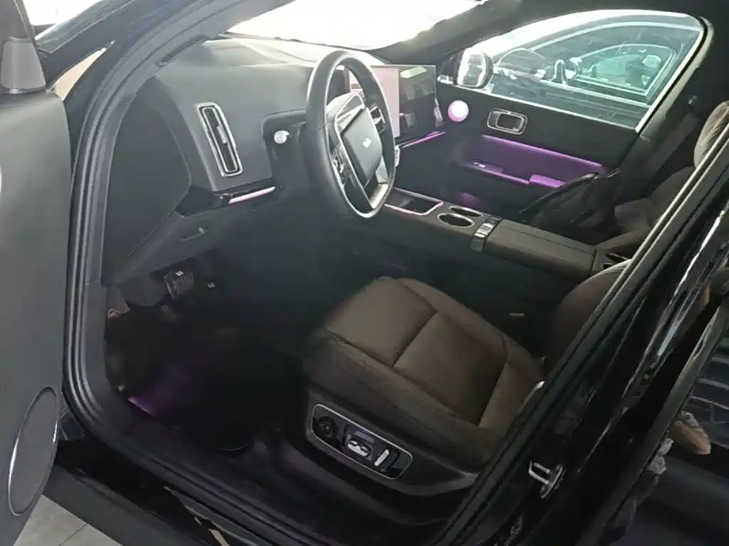 Li Auto Li L8 — миниатюра 16