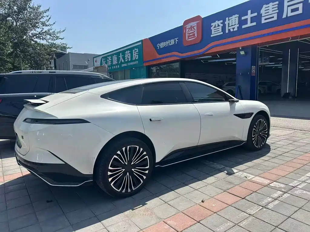 Avatr 12 2024 650 GT