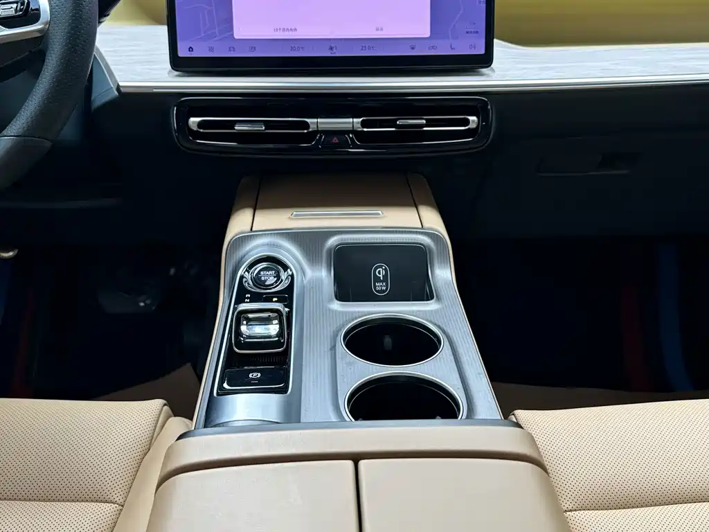 GAC Motor 传祺E8 PHEV — миниатюра 12