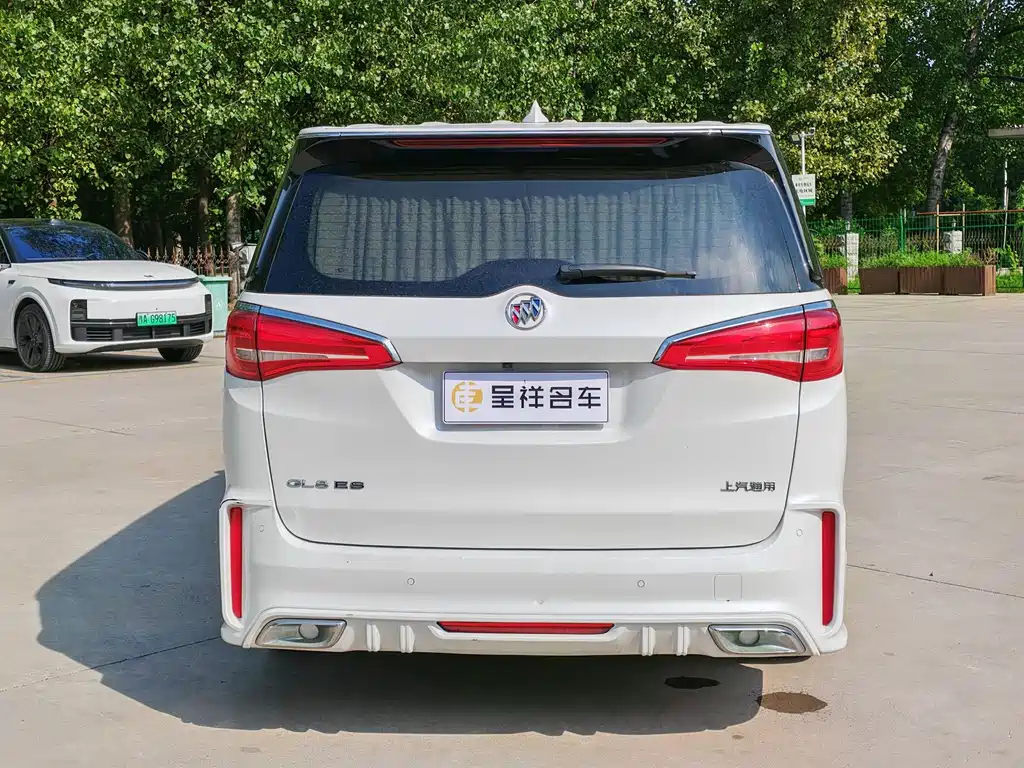 Buick GL8 — миниатюра 12