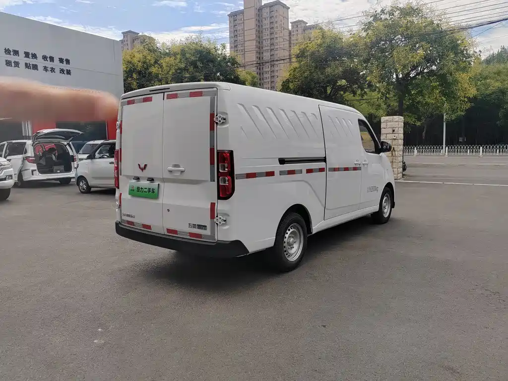 Wuling Yangguang — миниатюра 14