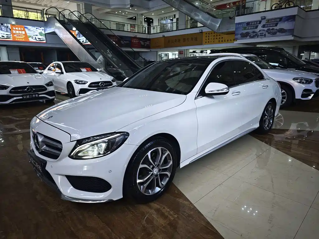 Mercedes-Benz C-Class — миниатюра 2
