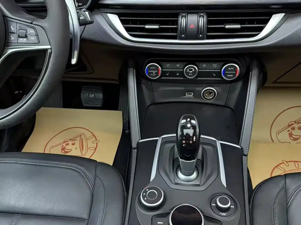 Alfa Romeo Stelvio — миниатюра 11