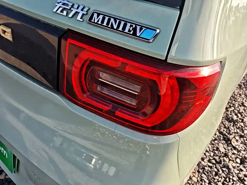 Wuling MINIEV — миниатюра 8