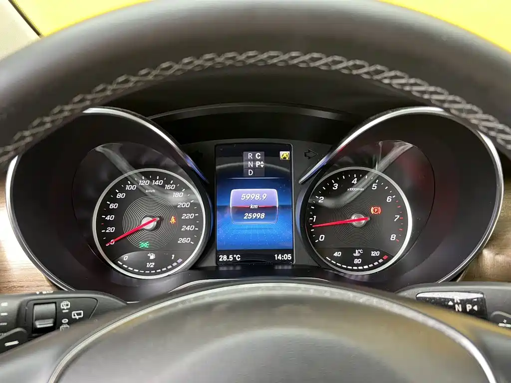 Mercedes-Benz V-Class — миниатюра 11