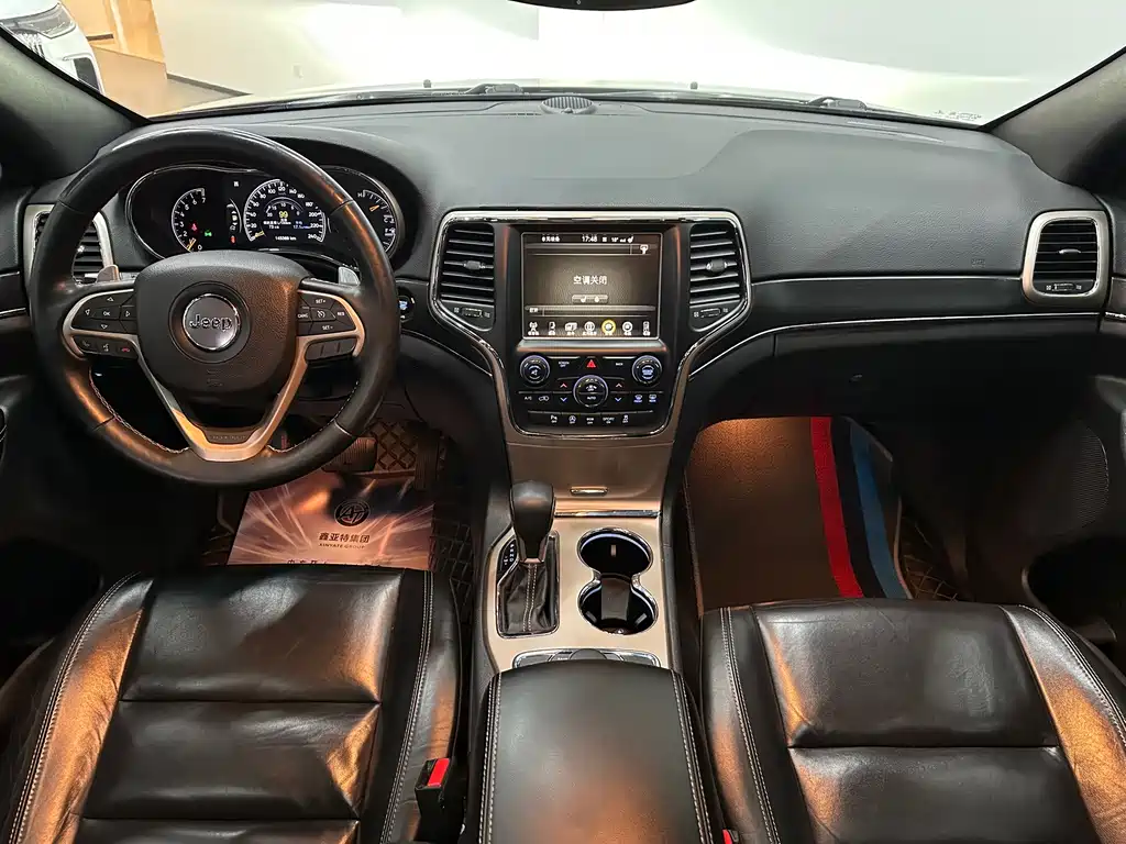 Jeep Grand Cherokee (Import) — миниатюра 18