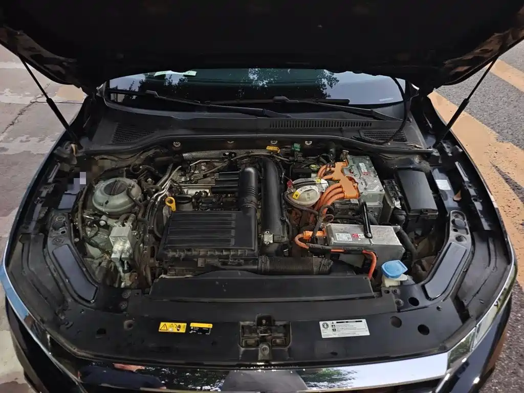Volkswagen Passat PHEV — миниатюра 16