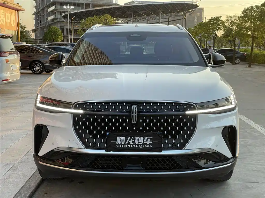 Lincoln Nautilus 2023 2.0T