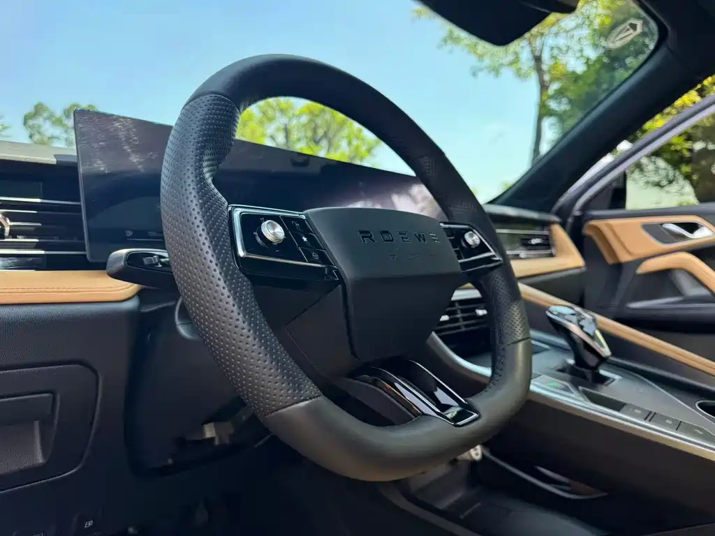 Roewe RX5 New Energy — миниатюра 7