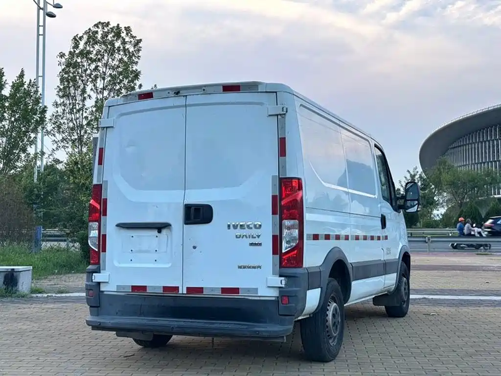 IVECO Ousheng — миниатюра 4