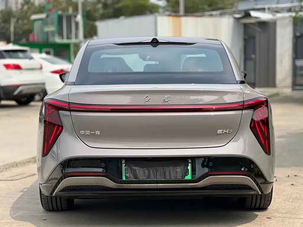 Hongqi Hongqi EH7 — миниатюра 9