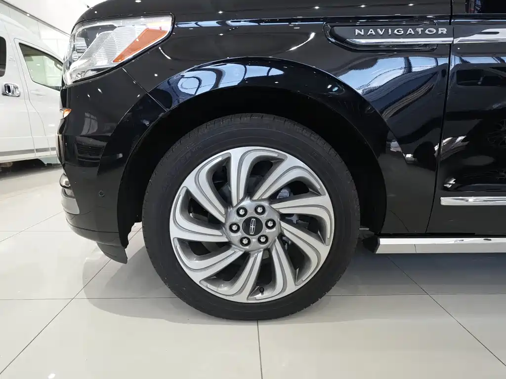 Lincoln Navigator 2024 3.5T AT