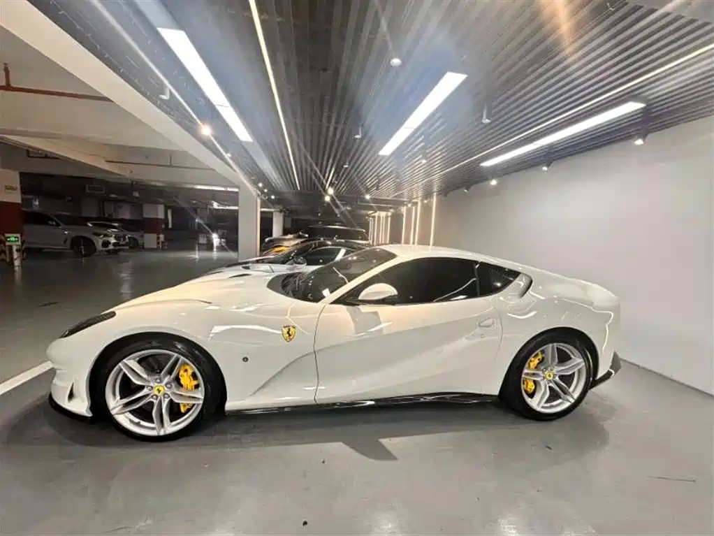 Ferrari 812 2017 6.5L Superfast