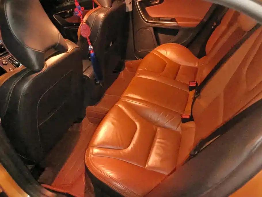 Volvo S60 (Import) — миниатюра 11