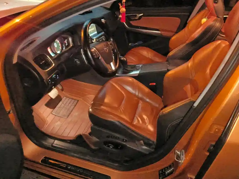 Volvo S60 (Import) — миниатюра 9